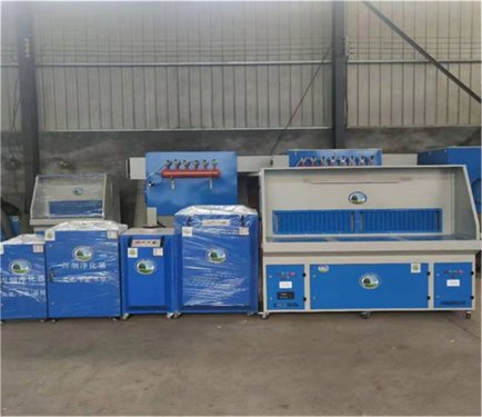 移動(dòng)式打磨工作臺(tái)